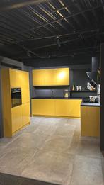 Showroomkeuken, Huis en Inrichting, Keuken | Complete keukens, Ophalen, Geel, Hoekkeuken, Nieuw