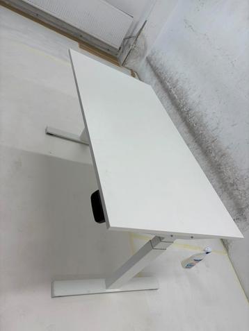 KEA Electric Height-Adjustable Desk Perfect for Office beschikbaar voor biedingen