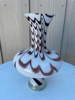 Vintage Opaline vaas, Antiek en Kunst, Antiek | Vazen, Ophalen of Verzenden