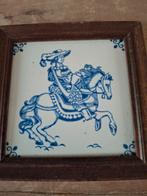 Delfts blauw tegeltje met ruiter in houten lijst, Antiek en Kunst, Antiek | Wandborden en Tegels, Ophalen of Verzenden