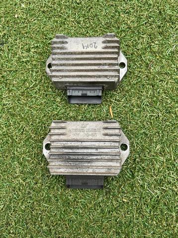 Spanningsregelaar piaggo 50cc AC beschikbaar voor biedingen