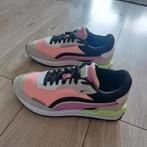 Mooie sneakers van Puma maat 39, Ophalen of Verzenden, Gedragen, Sneakers of Gympen