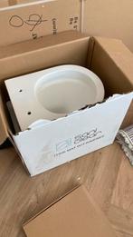 Saniclear Itsie mat witte toilet randloos met softclose bril, Doe-het-zelf en Verbouw, Sanitair, Ophalen, Nieuw, Toilet