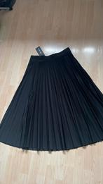 Nieuw zwarte plissé rok maat 42 Amisu, Zwart, Maat 42/44 (L), Nieuw, Ophalen of Verzenden