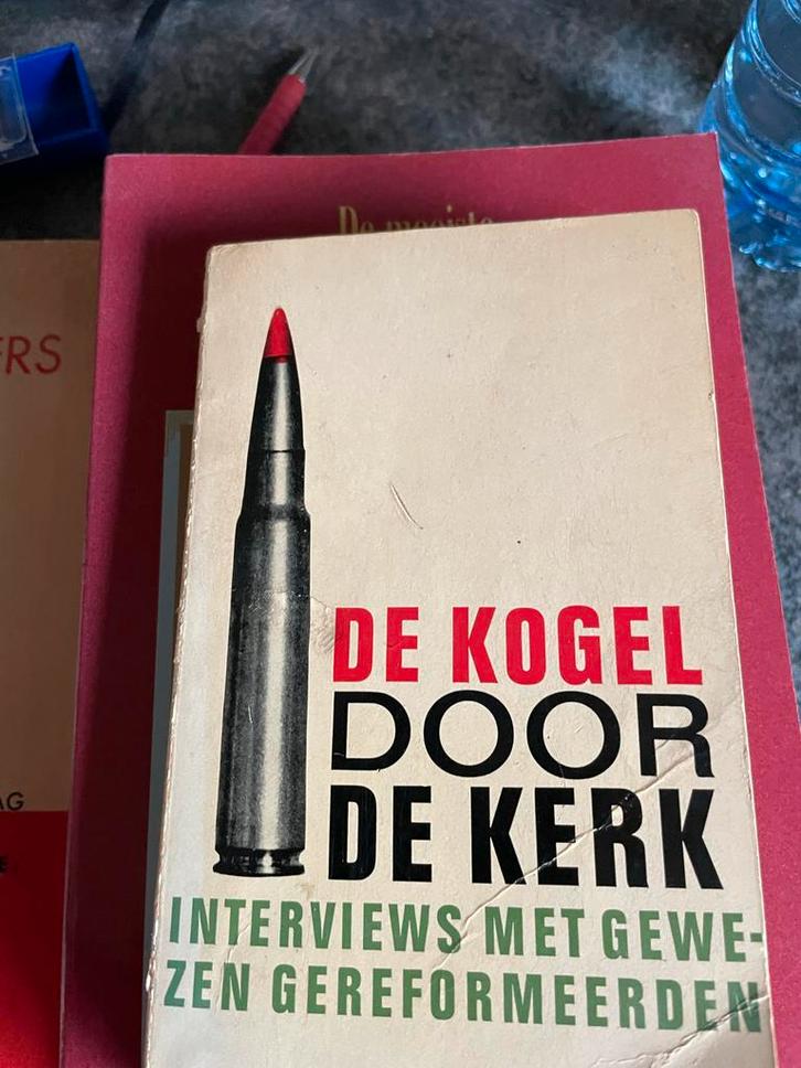 De Kogel Door De Kerk - Interviews 1965, Boeken, Godsdienst en Theologie, Gelezen, Christendom | Protestants, Ophalen of Verzenden