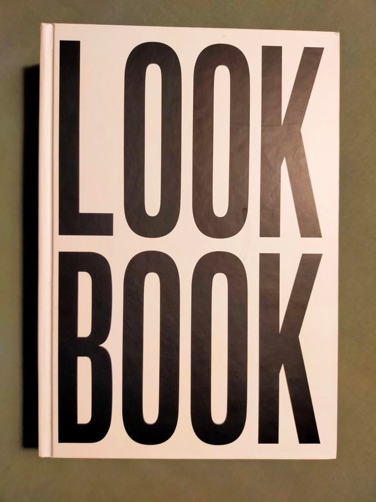 LOOK BOOK - "50 jaar Paradiso, wil jij op de foto?" (2021), Ophalen of Verzenden, Zo goed als nieuw, Fotografen