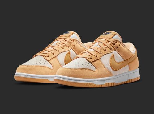 Nike Dunk Low Gold Suède - maat 43 - NIEUW in doos, Kleding | Heren, Schoenen, Nieuw, Sneakers of Gympen, Ophalen of Verzenden