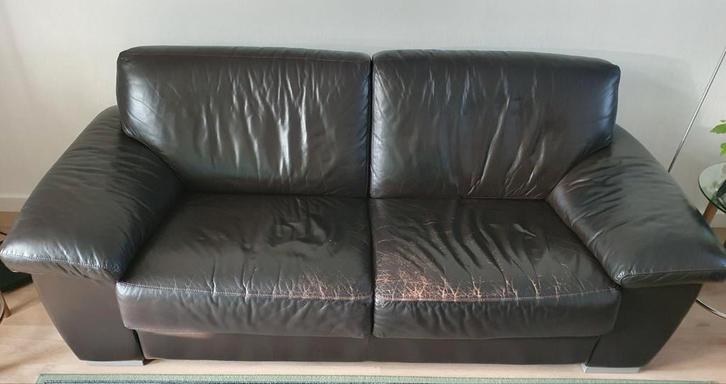 Leren 2,5-zits bank. Voor de gezamenlijke studentenruimte?, Huis en Inrichting, Banken | Bankstellen, Gebruikt, Rechte bank, Tweepersoons