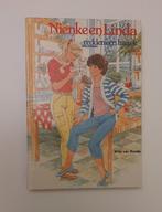 Nienke en Linda redden een haasje. Willy van Roode, Boeken, Ophalen of Verzenden, Gelezen