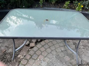 Tuin tafel aluminium frame met glasplaat beschikbaar voor biedingen