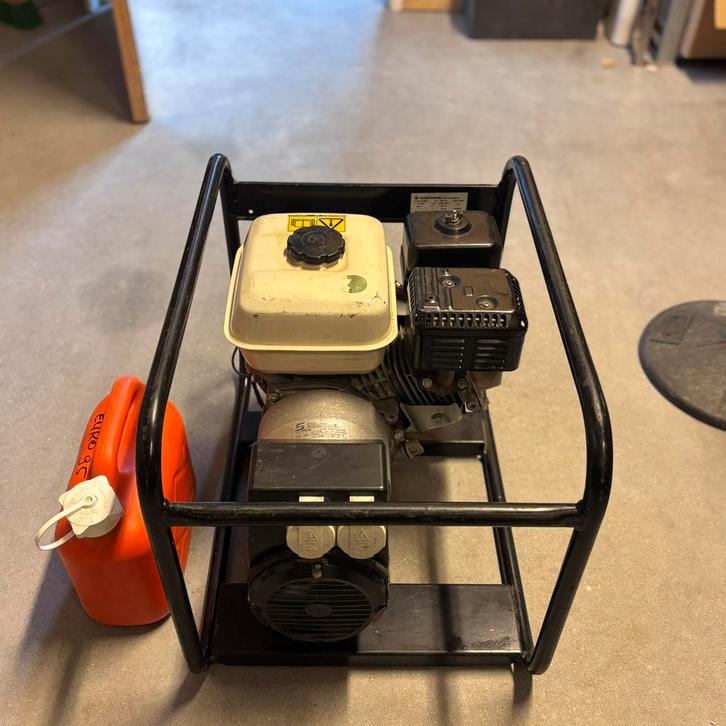 Europower EP2500 Generator, Doe-het-zelf en Verbouw, Aggregaten, Zo goed als nieuw, Benzine, Minder dan 5 kVA, Ophalen