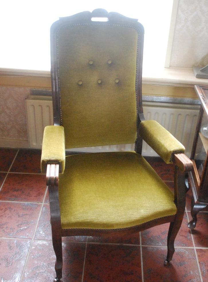 Antieke armleunstoel, Antiek en Kunst, Antiek | Meubels | Stoelen en Banken, Ophalen
