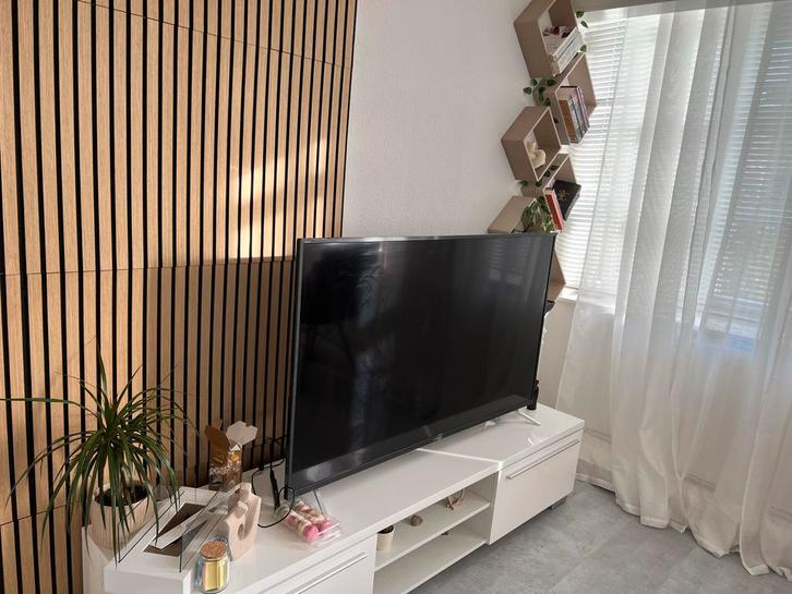 Sharp 55 inch TV + Meubel, Audio, Tv en Foto, Televisies, Gebruikt, LED, 100 cm of meer, 4k (UHD), Sharp, 50 Hz, Smart TV, Ophalen