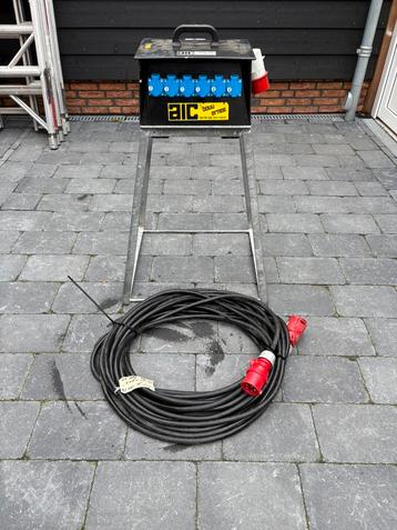 32 Amp zwerfkast- stroomkast met 25 mtr dikke aansluitkabel beschikbaar voor biedingen
