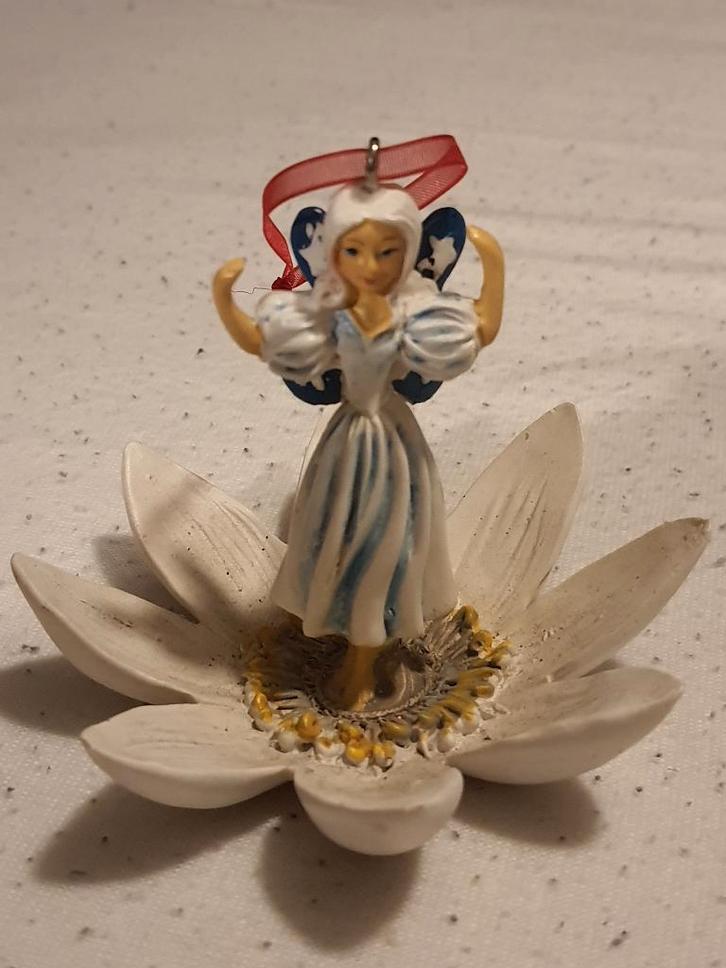 Luville efteling indische waterlelie kersthanger, Verzamelen, Efteling, Gebruikt, Beeldje of Poppetje, Ophalen of Verzenden