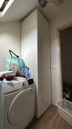 Hoge schoonmaakkast met rek, Huis en Inrichting, Kasten | Overige, Ophalen, Gebruikt