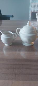 Wedgwood suikerpot en roomkannetje, Ophalen
