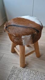 Krukje met geitenvacht, Ophalen, Zo goed als nieuw, Hout