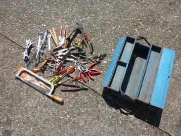 te koop gereedschapkist met gereedschap beschikbaar voor biedingen