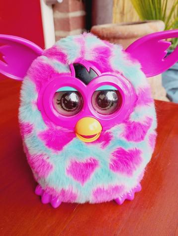 Furby boom pink hearts figure beschikbaar voor biedingen