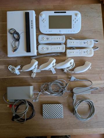 Wii U compleet met games, 4 WiiMotionPlus nunchucks, IR-bar beschikbaar voor biedingen