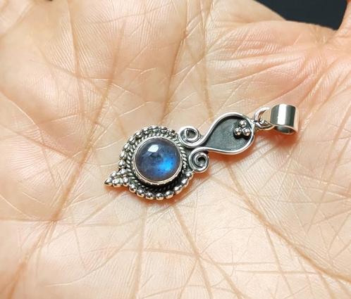 925 zilveren hanger met natuurlijke Labradoriet steen, Sieraden, Tassen en Uiterlijk, Kettinghangers, Nieuw, Zilver, Blauw, Overige voorstellingen