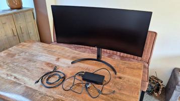 LG 35WN75C curved ultrawide monitor beschikbaar voor biedingen