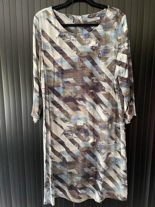 Stijkvol jurkhe Geisha XXL/44 zgan, Kleding | Dames, Jurken, Zo goed als nieuw, Maat 42/44 (L), Blauw, Knielengte, Verzenden