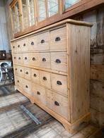 Groot oud grenen ladekast dressoir met 22 lades