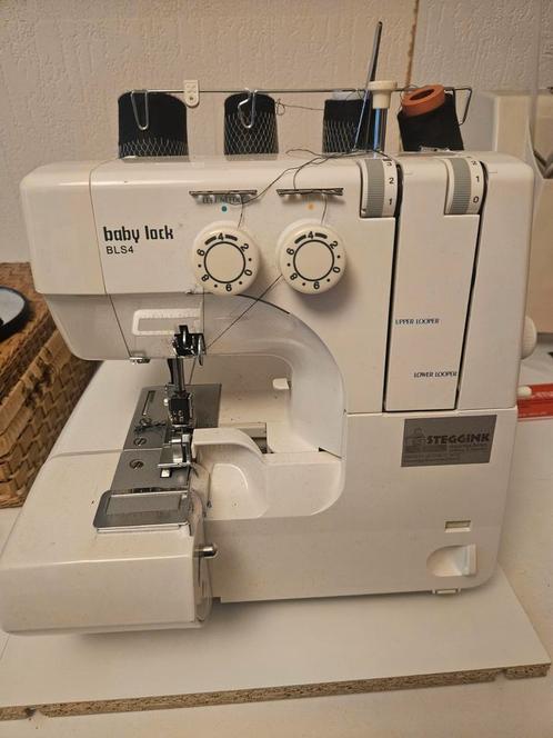 Baby Lock BLS4 Lockmachine met Accessoires, Hobby en Vrije tijd, Naaimachines en Toebehoren, Gebruikt, Lockmachine, Overige merken