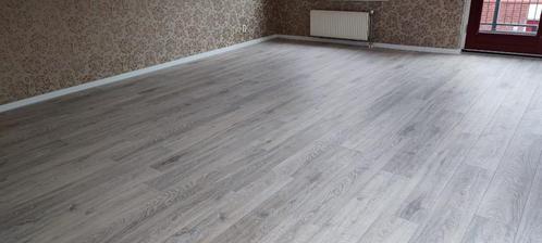 Nieuwstaat laminaatvloer van ca. 73 m2 + dempende ondervloer, Doe-het-zelf en Verbouw, Vloerdelen en Plavuizen, Zo goed als nieuw