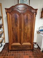 Prachtige wortelnoten kast, Ophalen