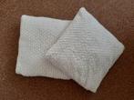 2 witte harige kussen, Huis en Inrichting, Woonaccessoires | Kussens, Ophalen, Zo goed als nieuw, Wit, Vierkant