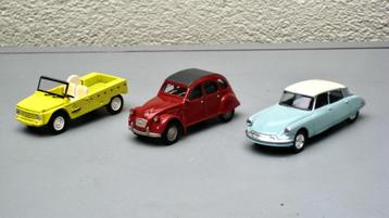Citroen 2CV rood of Mehari Plage Norev 3 Inch beschikbaar voor biedingen