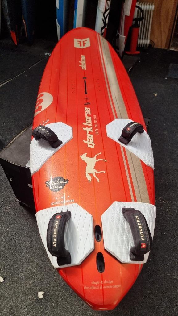Future Fly Dark Horse 107 Demo 2024/25, Watersport en Boten, Windsurfen, Zo goed als nieuw, Overige typen, Minder dan 250 cm, Minder dan 5 m²