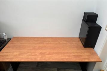 Bureau 180x80 beschikbaar voor biedingen