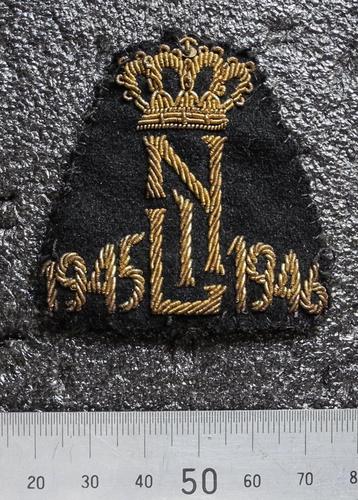 Stoffen goudgeborduurde uitvoering Voortrekkers embleem KNIL beschikbaar voor biedingen