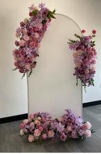 TE HUUR: backdrop met bloemen jn pastelkleuren roze en lila, Ophalen of Verzenden, Zo goed als nieuw, Geboorte of Huwelijk
