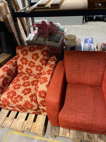  1x Fauteuil (oranje bloemenmotief) beschikbaar voor biedingen