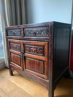 Lage houten buffetkast met leuke details, Zo goed als nieuw, Minder dan 100 cm, Met lade(s), 25 tot 50 cm