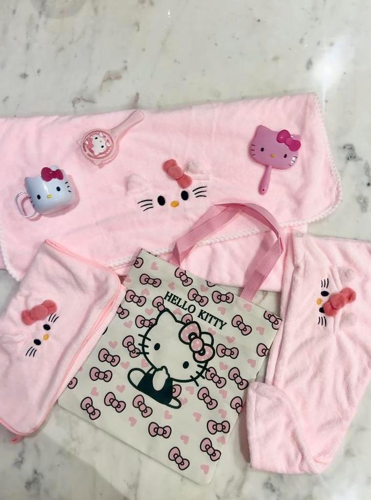 Hello Kitty set, Kinderen en Baby's, Badjes en Verzorging, Nieuw, Overige typen, Overige merken, Ophalen of Verzenden