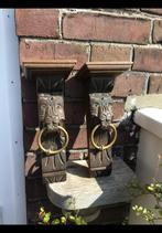 2 Oude handgestoken consoles, leeuwenkoppen met koperen ring, Ophalen of Verzenden