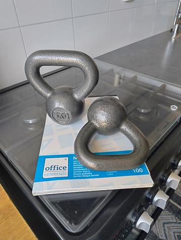 aanbieding Kettlebell Nieuw 4 en 5 Kg kettlebells fitness beschikbaar voor biedingen