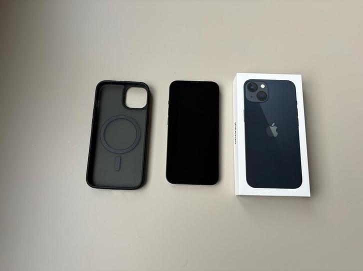 iPhone 13 - Scherm goed, 1 lens beschadigd, Telecommunicatie, Mobiele telefoons | Apple iPhone, Gebruikt, 128 GB, iPhone 13, Zwart