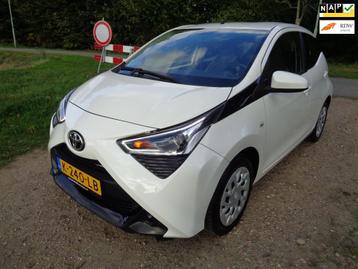 Toyota Aygo 1.0 VVT-i x-play 2021!Apple carplay!camera!NAP! beschikbaar voor biedingen