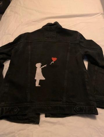 Zwarte Denim Jas met Banksy Schildering - Maat S beschikbaar voor biedingen