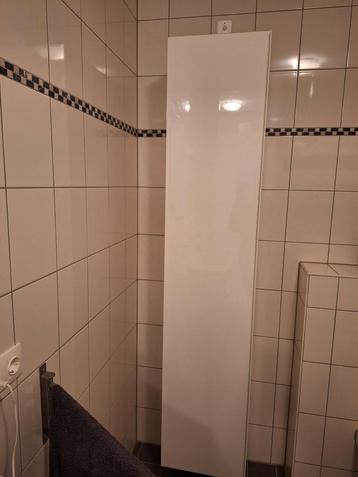 Hoge badkamerkast - Wit - 192 hoog, 30 diep, 40,5 breed beschikbaar voor biedingen