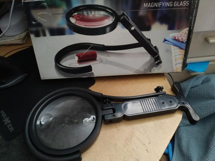 Universeel vergrootglas met roterende lens, Hobby en Vrije tijd, Vergrootglazen, Loepen en Loeplampen, Zo goed als nieuw, Vergrootglas of Loep