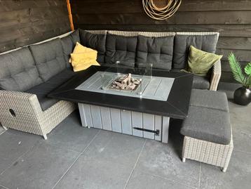 Prachtige vuurtafel leuk voor onder overkapping beschikbaar voor biedingen