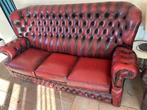 oxblood red chesterfield  2 en 3 zit 8 stoelen en poef, Huis en Inrichting, Banken | Bankstellen, Ophalen, Gebruikt, Rechte bank